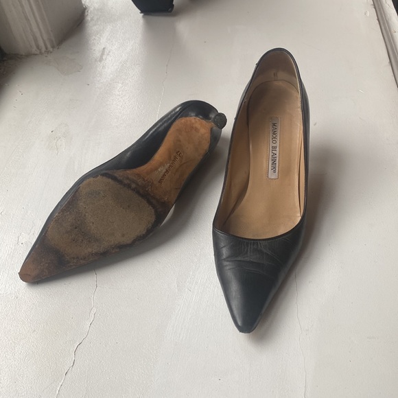 Black Manolo Blahnik - Picture 2 of 3